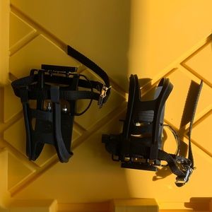 Trek alternate pedals for 1.2C 52cm bike